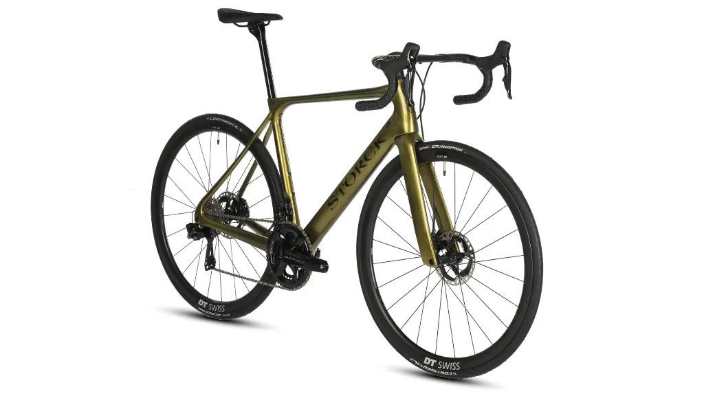 F4ProGold_Schrg_1920x1920.webp